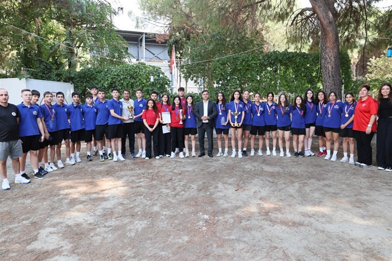 İL MÜDÜRÜ ÖZTÜRK’TEN ŞAMPİYON SPORCULARA TEBRİK