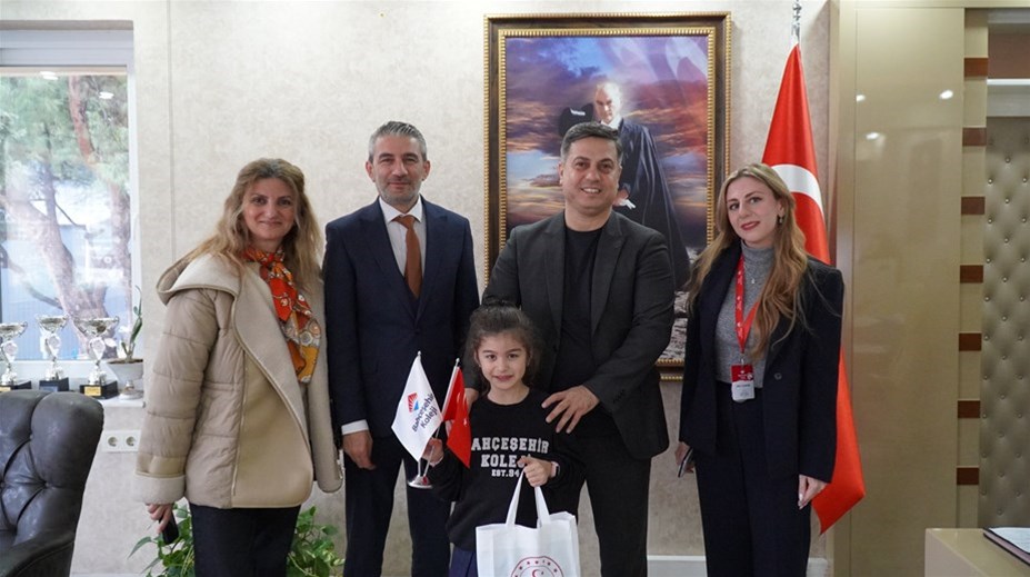 İL MÜDÜRÜ YUNUS ÖZTÜRK, BAŞARILI SPORCULARI ÖDÜLLENDİRDİ