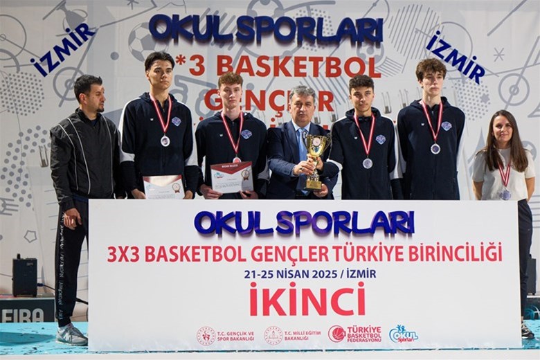 MANİSA ÖZEL ELİT EGE KOLEJİ, BASKETBOL TAKIMI TÜRKİYE İKİNCİSİ OLDU